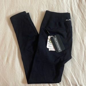 Alphalete - Ozone Legging - Black - M NWT